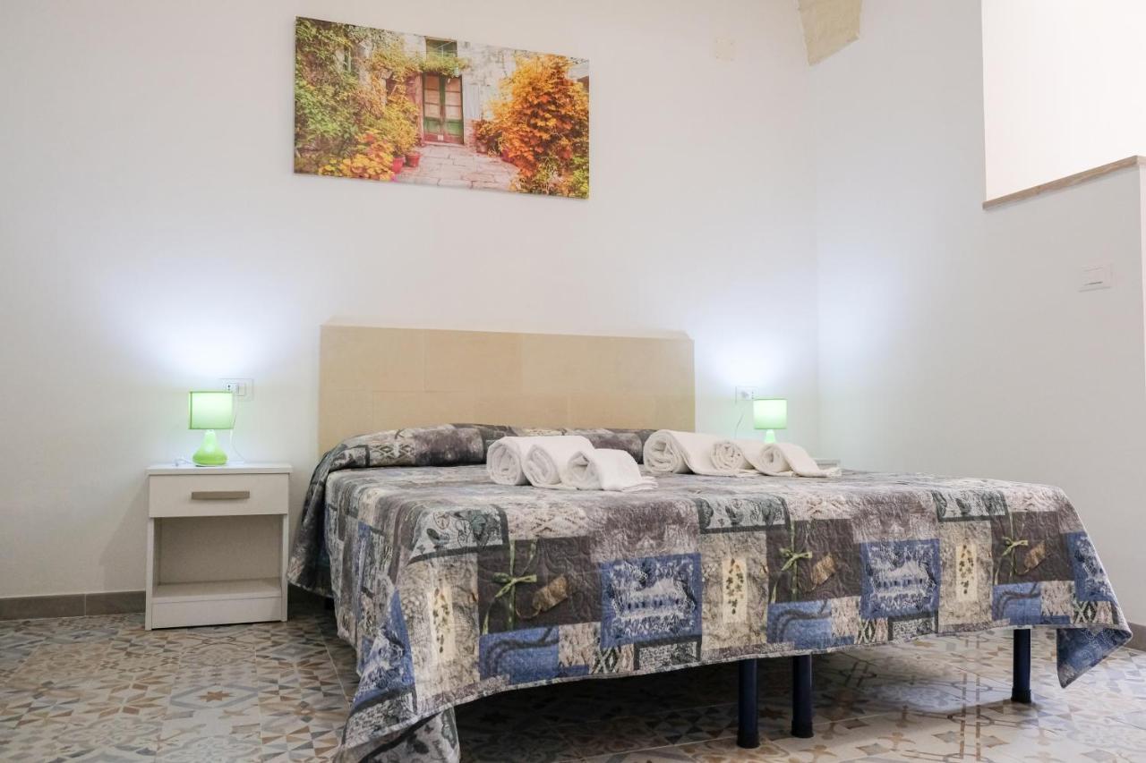 ウッジャーノ・ラ・キエーザ Borghetto Del Salentoヴィラ エクステリア 写真
